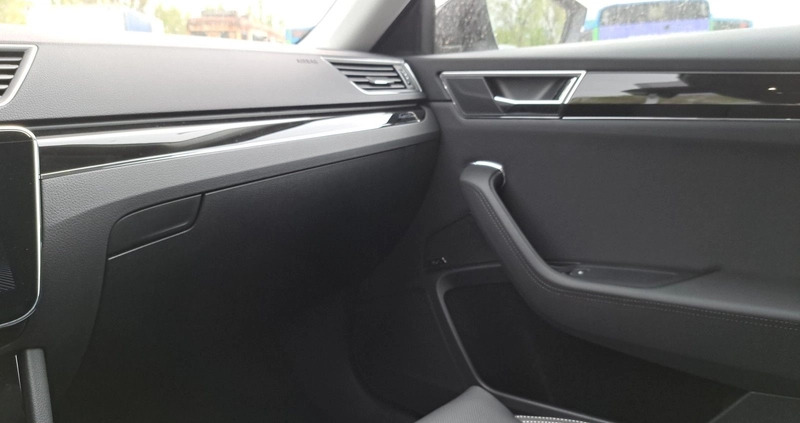 Skoda Superb cena 209900 przebieg: 1, rok produkcji 2024 z Niemodlin małe 781